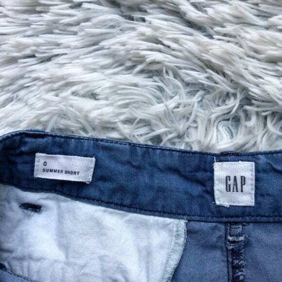 Gap Blue Chambray Lightweight Summer Shorts - Picture 5 of 6